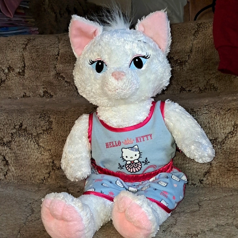 BAB Marie Aristocats 19in Plush Pink Heart (Retired) Hello Kitty Outfit. 2005.